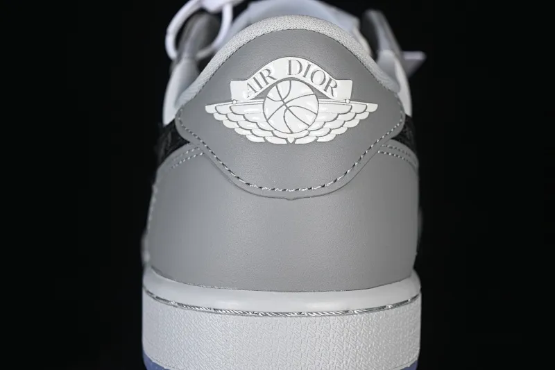 All categories Air Jordan Jordan series basketball shoes Air Jordan 1 Low Dior x Air Jordan 1 Low AJ1 Joe 1 Dior joint white gray low top CN8608-002
